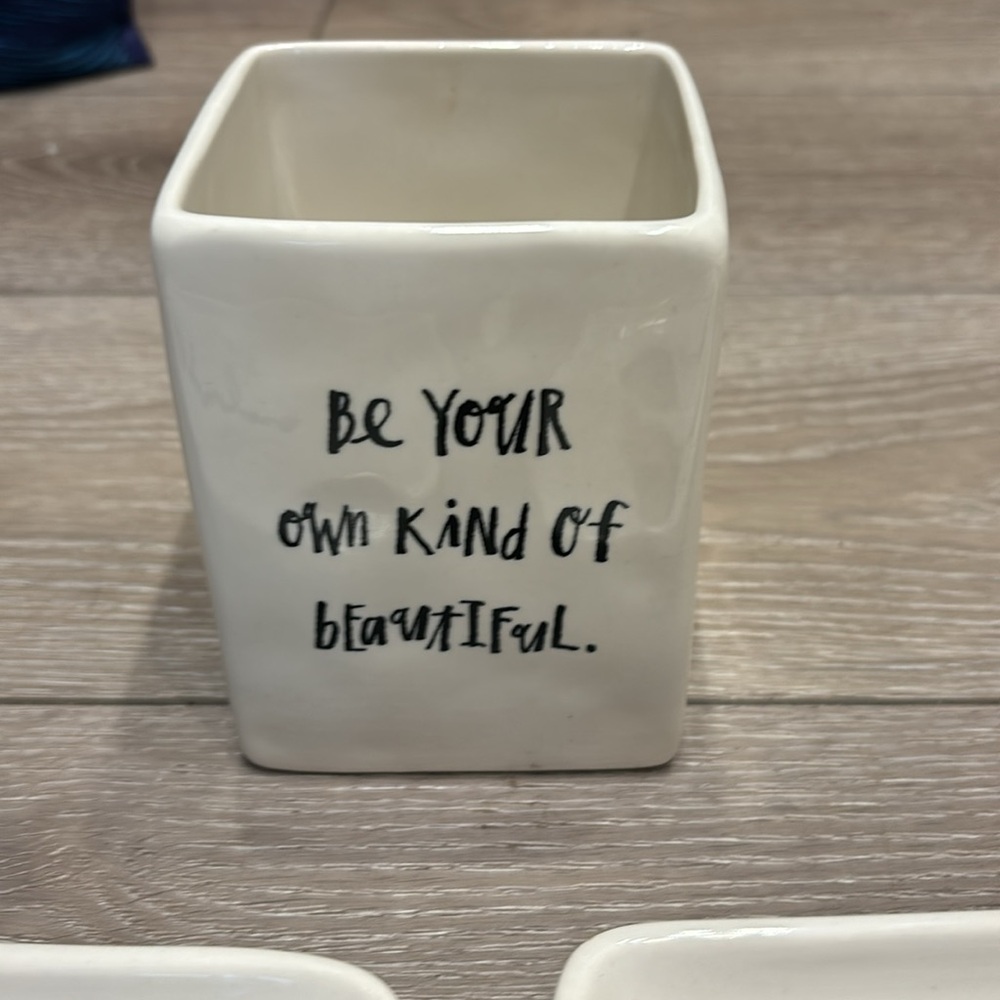 3 piece Rae Dunn make up set - Picture 4 of 5